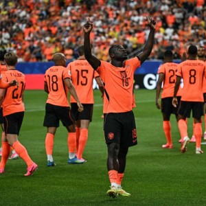 5-1！欧洲内战变惨案：FIFA第8终迎首胜 利物浦大将7分钟梅开二度