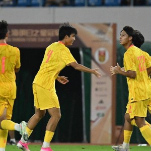 随着U17国少2-1取胜，淘汰赛对阵正式出炉：中国队将战河床，上海PK阿森纳